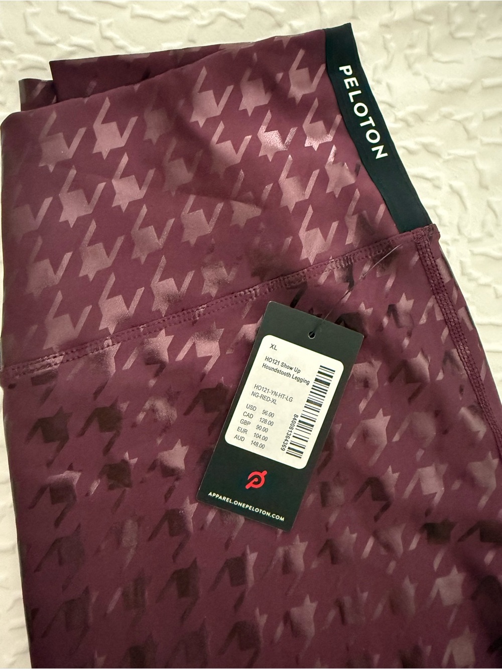 Peloton Show Up Houndstooth Legging in burgundy. Size XL. Brand new with tags